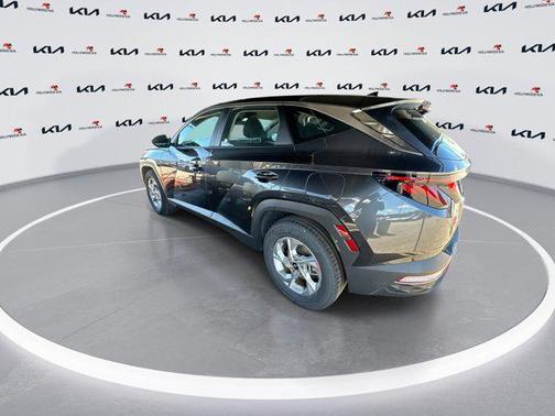 2023 Hyundai TUCSON SE