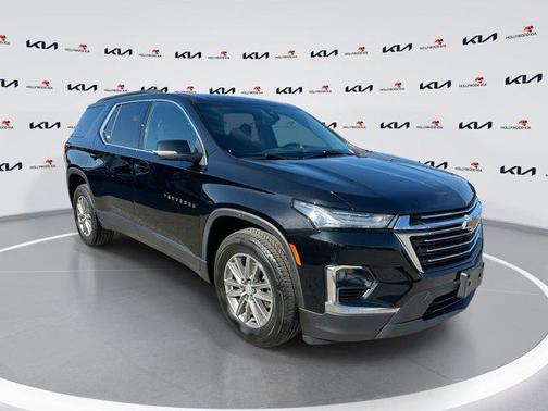 Mosaic Black Metallic 2024 Chevrolet Traverse LT Leather