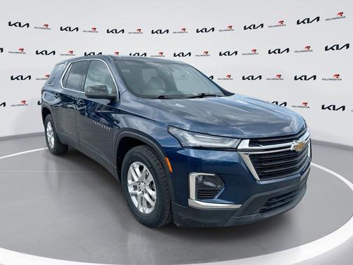 Northsky Blue Metallic 2022 Chevrolet Traverse LS