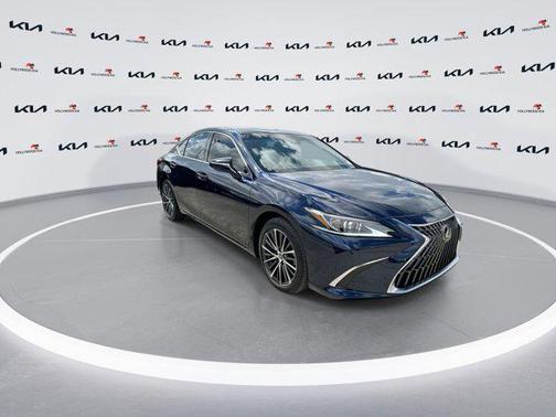 2022 Lexus ES 350 Base