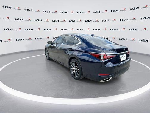 2022 Lexus ES 350 Base