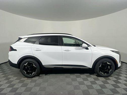 Glacial White Pearl 2026 Kia Sportage EX