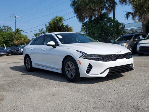 2022 Kia K5 LXS