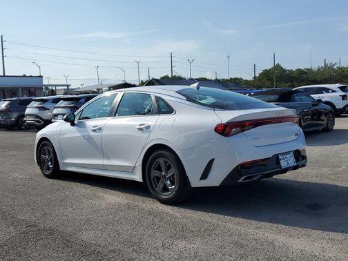 2022 Kia K5 LXS