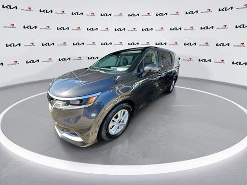 2023 Kia Carnival LX