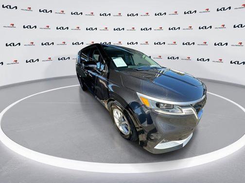 2023 Kia Carnival LX