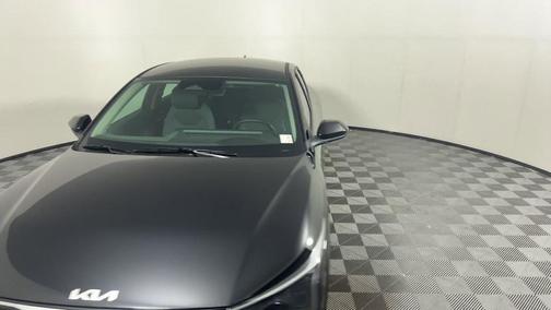 Aurora Black Pearl 2026 Kia K4 EX