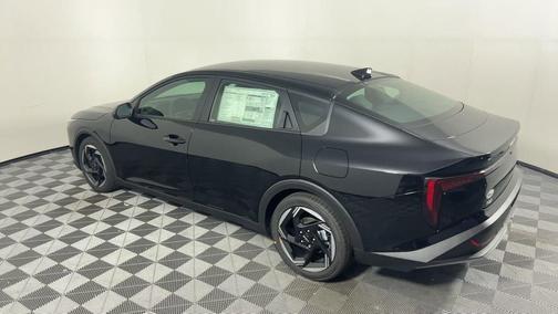Aurora Black Pearl 2026 Kia K4 EX