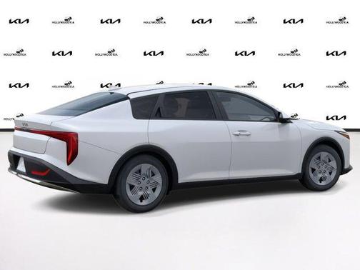 2025 Kia K4 LX