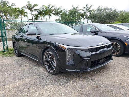 2025 Kia K4 GT-Line