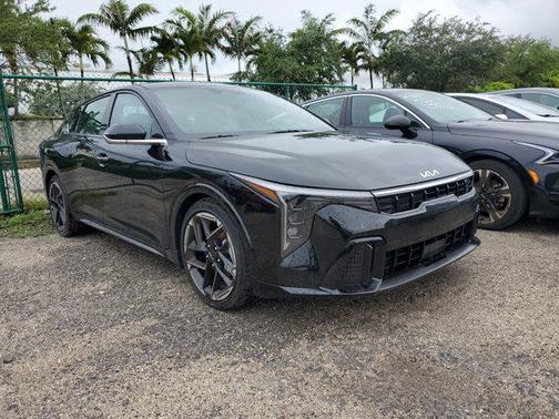 2025 Kia K4 GT-Line
