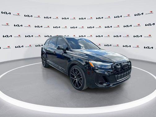 2025 Audi Q7 55 Premium Plus