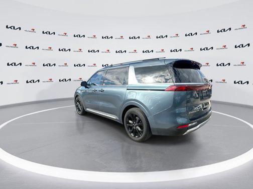2022 Kia Carnival SX