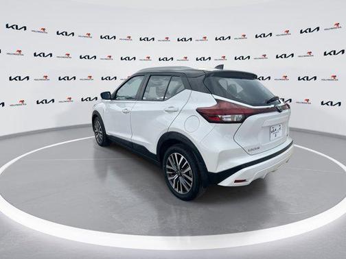 2022 Nissan Kicks SV