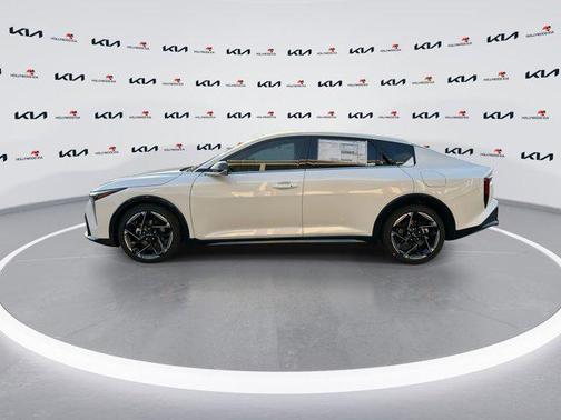 Snow White Pearl 2026 Kia K4 GT-Line