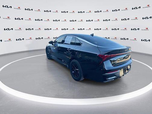 Aurora Black Pearl 2025 Kia K5 LXS