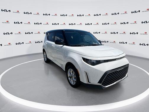 Clear White/Black Roof 2024 Kia Soul S
