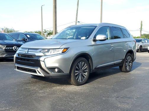 2020 Mitsubishi Outlander ES