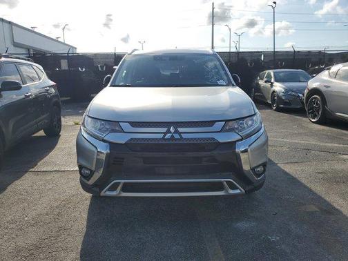 2020 Mitsubishi Outlander ES