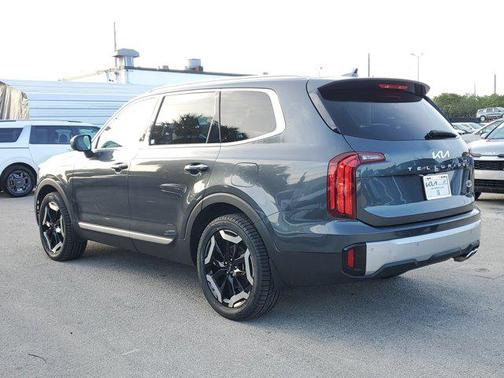2023 Kia Telluride S