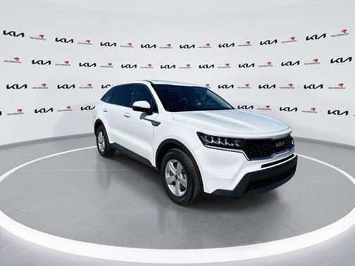 Glacial White Pearl 2023 Kia Sorento LX
