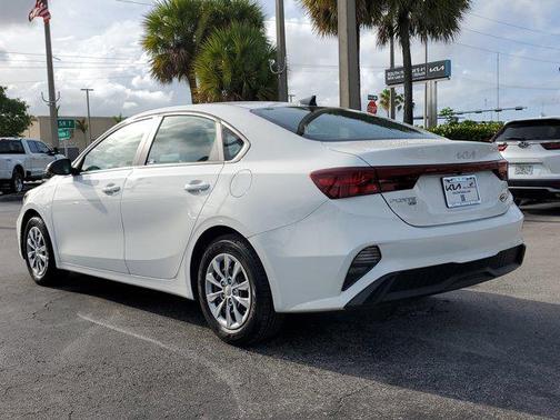 2022 Kia Forte FE