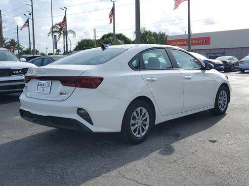 2022 Kia Forte FE