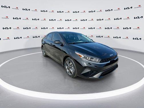 Aurora Black 2024 Kia Forte LXS