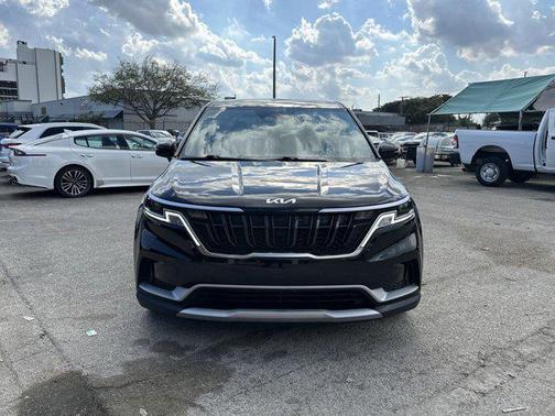 2024 Kia Carnival LX