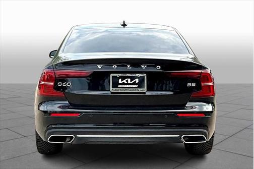 2022 Volvo S60 T5