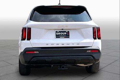 Glacial White Pearl 2022 Kia Sorento LX