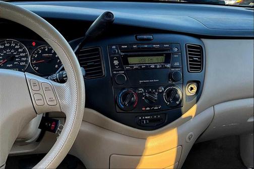 2005 Mazda MPV LX