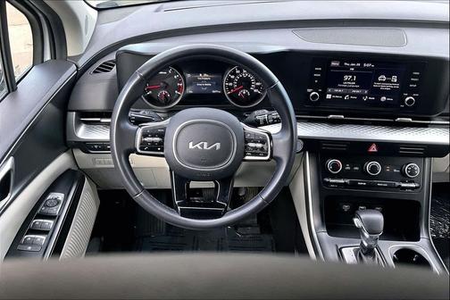 2024 Kia Carnival LX
