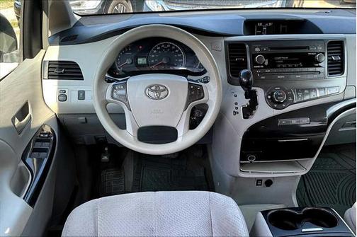 2014 Toyota Sienna LE