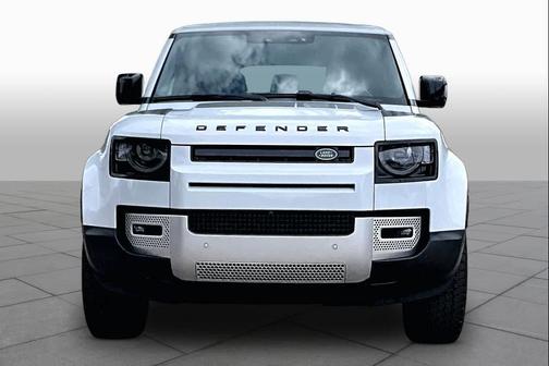 Yulong White Metallic 2023 Land Rover Defender 110 S