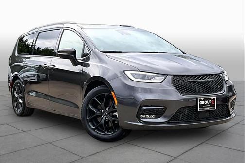 Granite Crystal Metallic Clearcoat 2023 Chrysler Pacifica Touring L