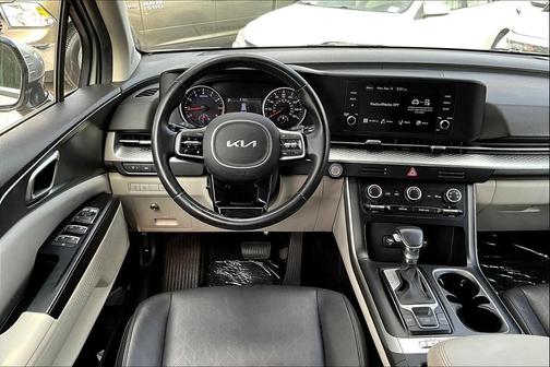 2023 Kia Carnival LX