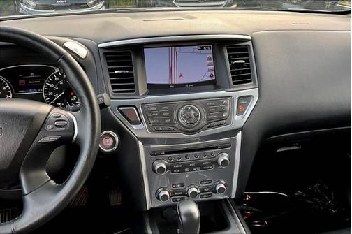 2020 Nissan Pathfinder SL 2WD