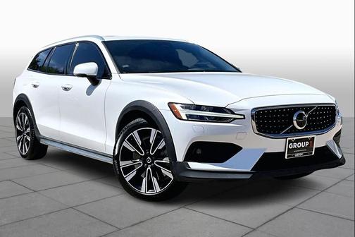 2023 Volvo V60 Cross Country B5 Ultimate