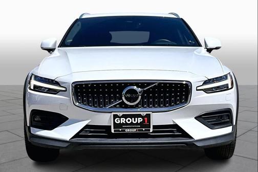 2023 Volvo V60 Cross Country B5 Ultimate