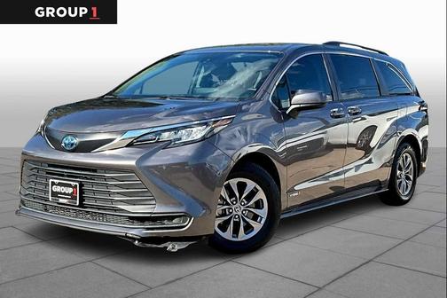 2021 Toyota Sienna LE