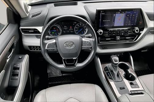 Celestial Silver Metallic 2021 Toyota Highlander Hybrid Platinum