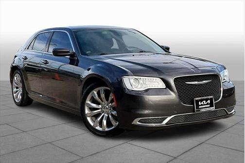 2017 Chrysler 300 Limited