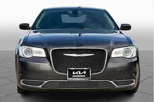 2017 Chrysler 300 Limited