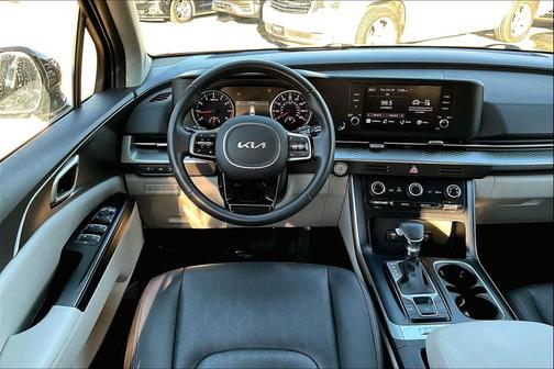 2024 Kia Carnival LX