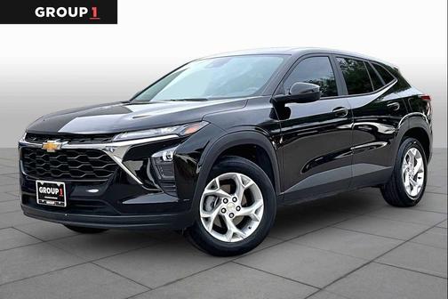 Mosaic Black Metallic 2025 Chevrolet Trax LS