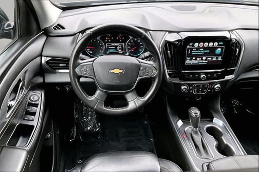 Mosaic Black Metallic 2018 Chevrolet Traverse LT Leather