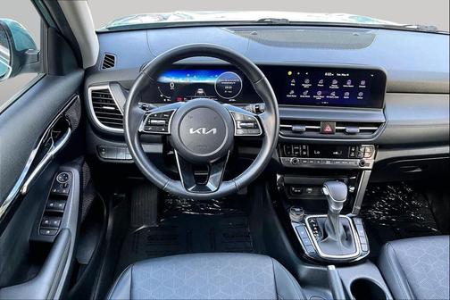 Pluton Blue 2024 Kia Seltos EX