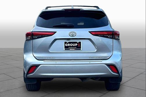 Celestial Silver Metallic 2020 Toyota Highlander Platinum