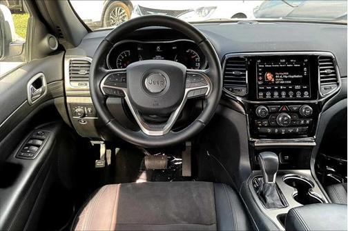 2020 Jeep Grand Cherokee Laredo